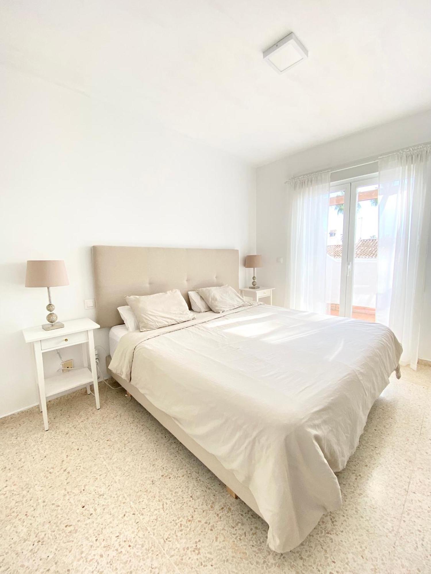 Townhouse W/Sea View & Garden Villa Estepona Bagian luar foto