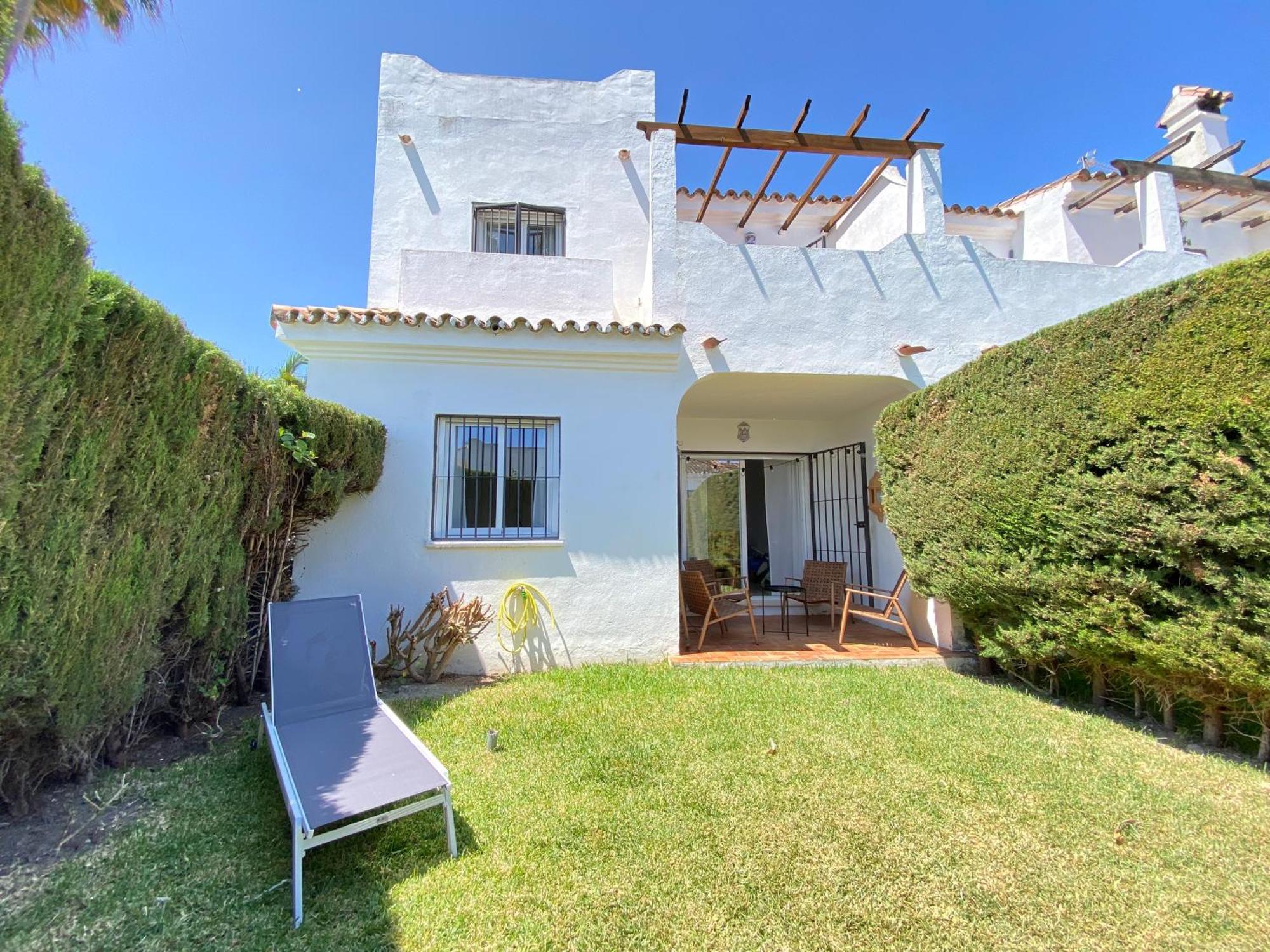 Townhouse W/Sea View & Garden Villa Estepona Bagian luar foto